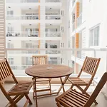 Lovely, Fully Equipped 2br 5 Min From By360 Estates セント・ポールズ・ベイ