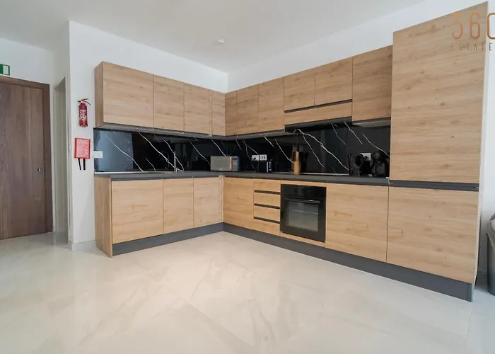 Lovely, Fully Equipped 2br 5 Min From By360 Estates * St. Paul's Bay