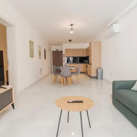 Lovely, Fully Equipped 2br 5 Min From By360 Estates Appartement San Pawl il-Baħar