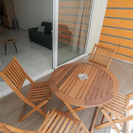 Lägenhet Lovely, Fully Equipped 2br 5 Min From By360 Estates