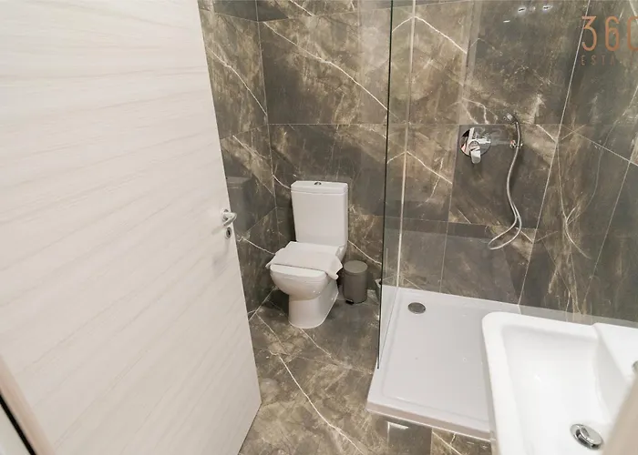 Lägenhet Lovely, Fully Equipped 2br 5 Min From By360 Estates