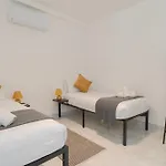 Apartman Lovely, Fully Equipped 2br 5 Min From By360 Estates