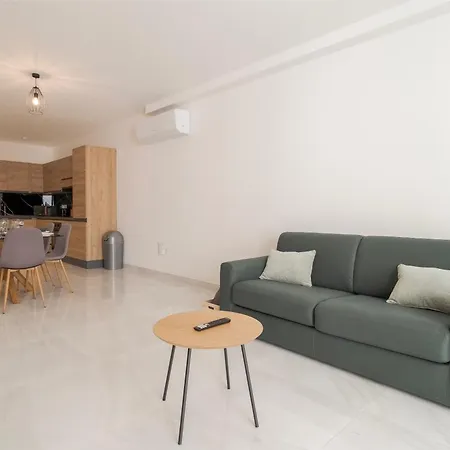 Lovely, Fully Equipped 2br 5 Min From By360 Estates アパート セント・ポールズ・ベイ