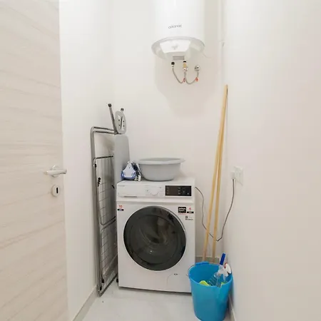 アパート Lovely, Fully Equipped 2br 5 Min From By360 Estates セント・ポールズ・ベイ