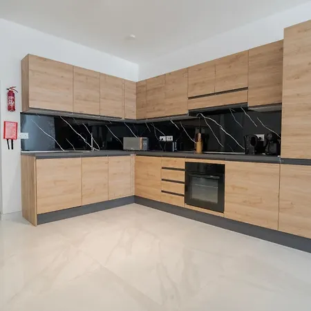 Lovely, Fully Equipped 2br 5 Min From By360 Estates * セント・ポールズ・ベイ